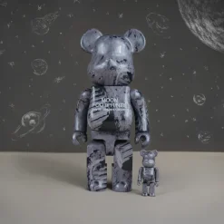 400% + 100% Bearbrick Moon Footprints