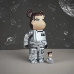 400% + 100% Bearbrick 007 Moonraker (James Bond)