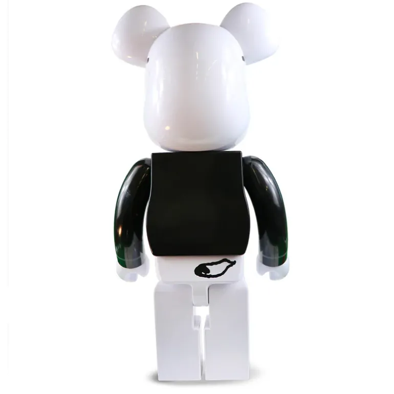 1000% MLB x Bearbrick Snoopy (White Sox)